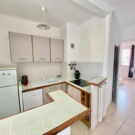 Terrasse Ensoleillee Au Dernier Etage Καν-συρ-Μερ