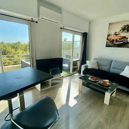 Terrasse Ensoleillee Au Dernier Etage Διαμέρισμα *